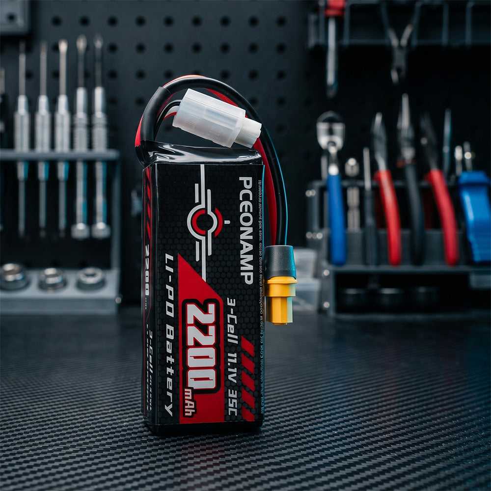 PCEONAMP 2200mAh 3S LiPo battery 35C close-up, XT60 connector detail